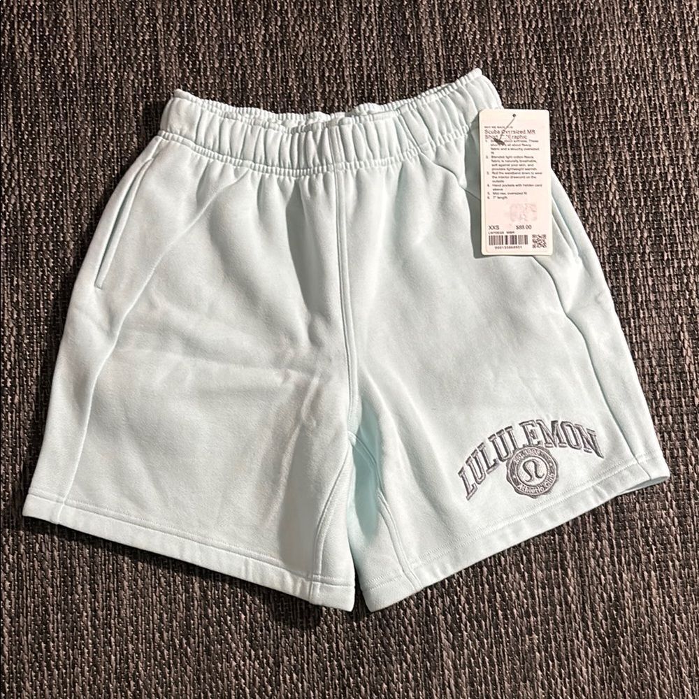 Lululemon NEW Scuba Mid-Rise Oversized Short 7" *Graphic